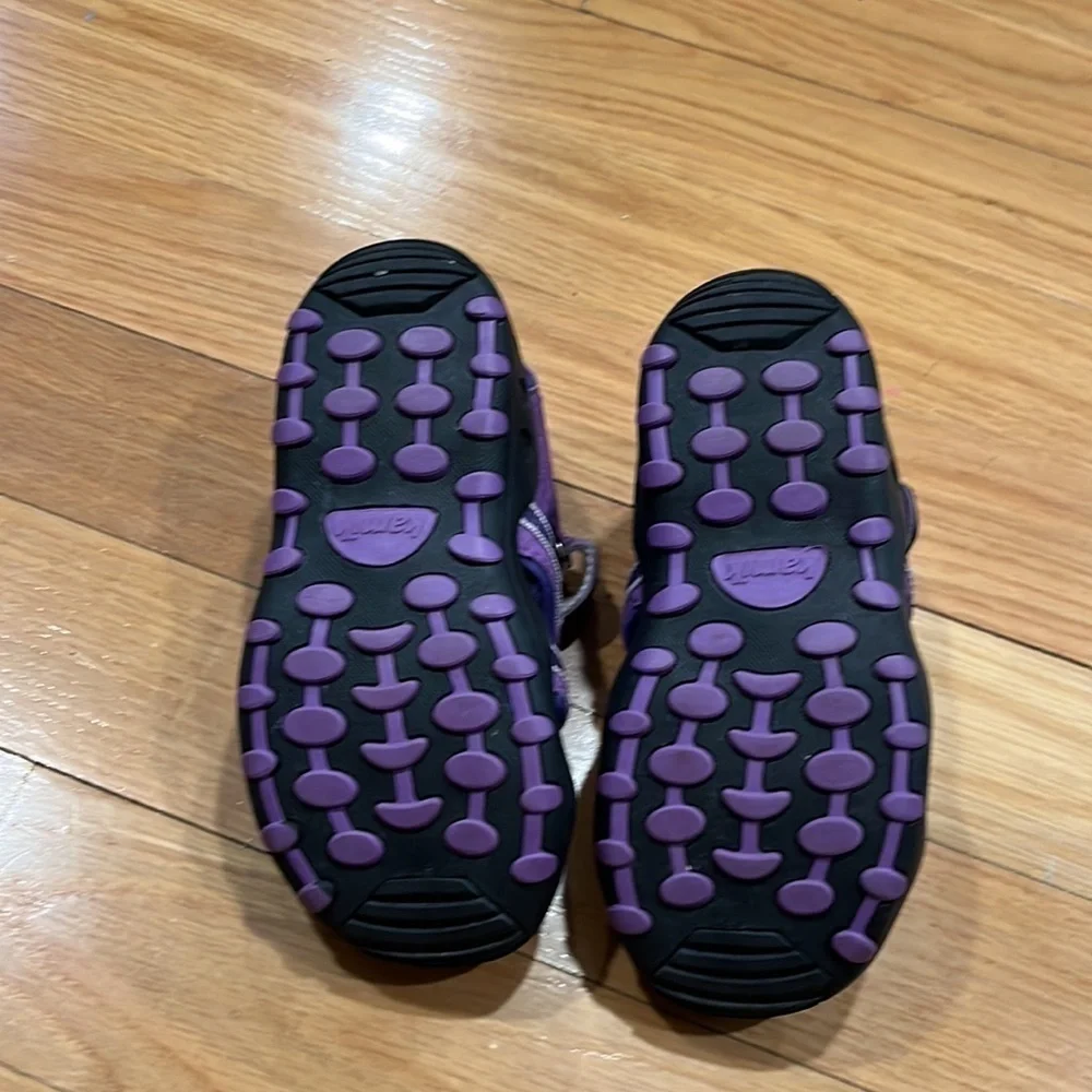 KAMIK girls purple crab sandals size 12.